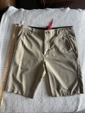 Men's O’Neill Hybrid Freak Shorts in khaki - Size 31